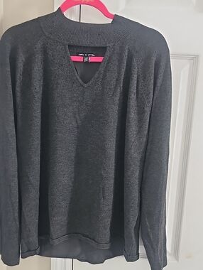 Cable & Gauge Black V-Neck Pullover with Subtle Eyelet Detail